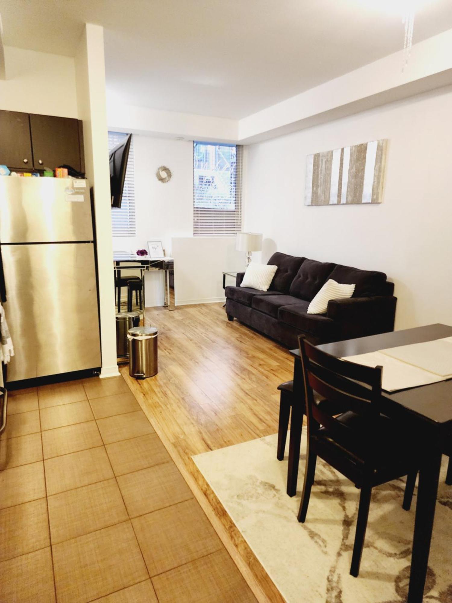 Beautiful Townhouse Near Yorkdale Mall, Wilson Subway Apartment Торонто Екстериор снимка